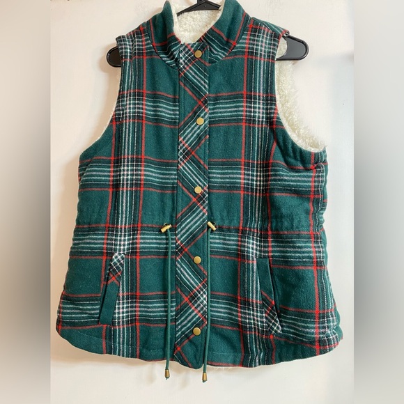 Maurices Vest Womens Size large Plaid Green Red Blue Warm Fuzzy Wool Faux Fur. - Picture 3 of 10